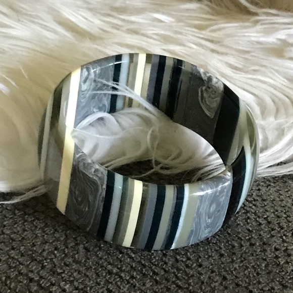 Bangle bracelet - Picture 2 of 7